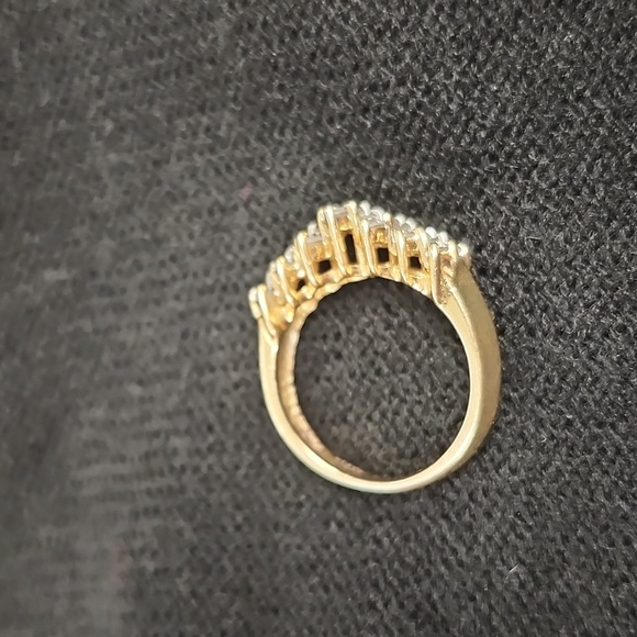 SALE💥14k Diamond Anniversary Ring - Picture 3 of 13